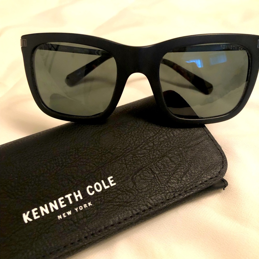 Kenneth Cole polarized Sunglasses